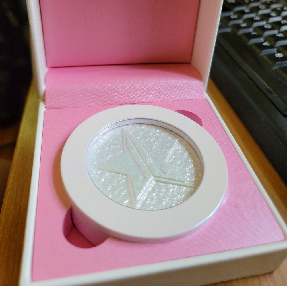 Jeffree Star Extreme Frost Lick My Glit Highlight